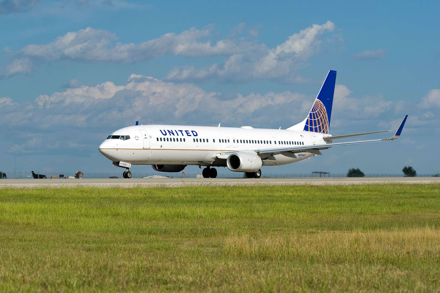 Does United Airlines Fly International?